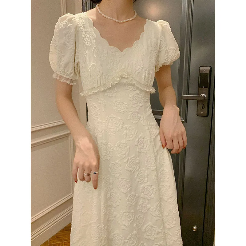 Heavy industry new French crescent moon rose 2021 summer v-neck stereo anaglyph dress female undertakes to restore ancient ways
Heavy industry new French crescent moon rose 2021 summer v-neck stereo anaglyph dress female undertakes to restore ancient ways
