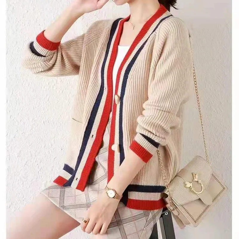 Casual Patchwork V-neck Knitted Cardigan Women Autumn Winter Long Sleeve Button Female Cardigan 2022 Streetwear Sweaters Y817
Casual Patchwork V-neck Knitted Cardigan Women Autumn Winter Long Sleeve Button Female Cardigan 2022 Streetwear Sweaters Y817