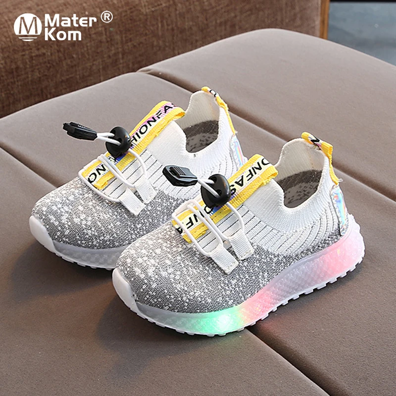 Size 21-30 Children Lightweight Glowing Shoes Luminous Sneakers for Baby Led Casual Shoes Unisex Sneakers with Luminous Sole
Size 21-30 Children Lightweight Glowing Shoes Luminous Sneakers for Baby Led Casual Shoes Unisex Sneakers with Luminous Sole