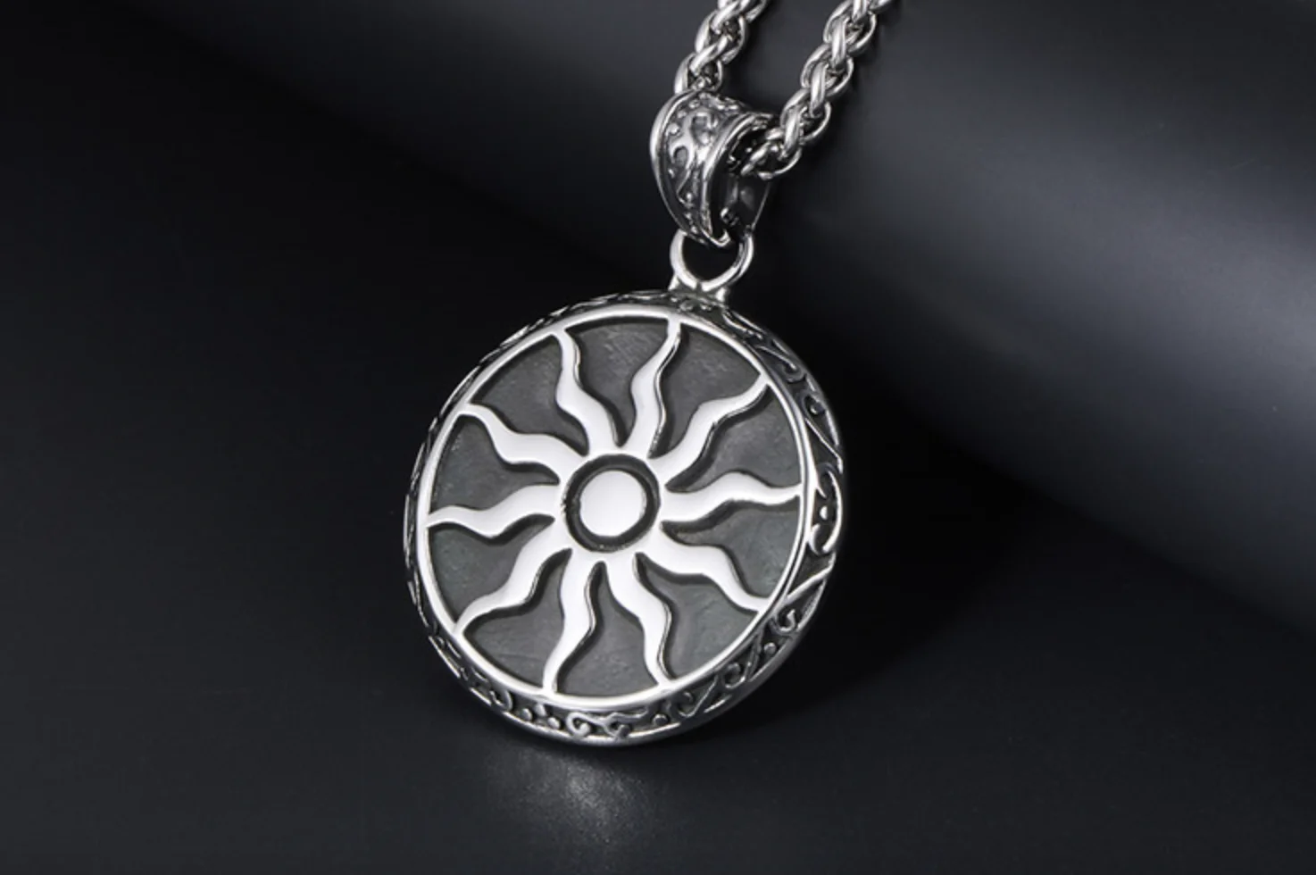 Titanium steel sun flower pendant necklace, retro accessories sun stainless steel chain, punk jewelry light sun god men chain
Titanium steel sun flower pendant necklace, retro accessories sun stainless steel chain, punk jewelry light sun god men chain