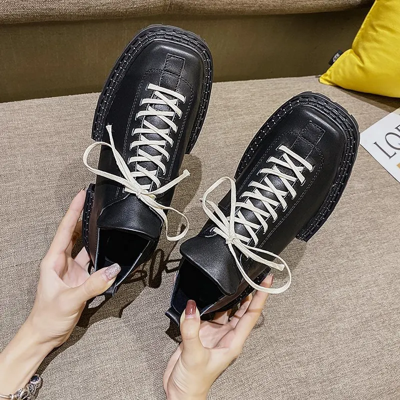 2021 New Spring Leather Shoes Fashion Women Flat Lace Up Mid Heel Casual Shoes Retro Square Heel Women Shoes Zapatos De Mujer
2021 New Spring Leather Shoes Fashion Women Flat Lace Up Mid Heel Casual Shoes Retro Square Heel Women Shoes Zapatos De Mujer