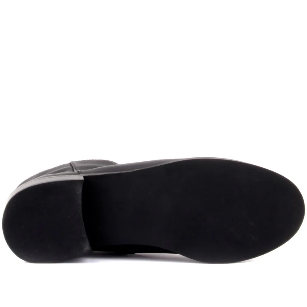 Sail-Lakers Black Leather Zipper Female Boots
Sail-Lakers Black Leather Zipper Female Boots