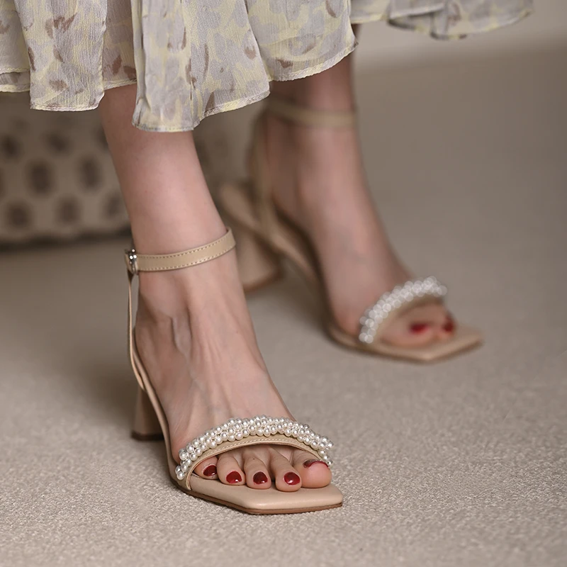 Sandals Women's Summer Shoes 2021 Outer Wear Thick Heel Open Toe French Retro Pearl Genuine Leather High Heels Modern Sandal
Sandals Women's Summer Shoes 2021 Outer Wear Thick Heel Open Toe French Retro Pearl Genuine Leather High Heels Modern Sandal