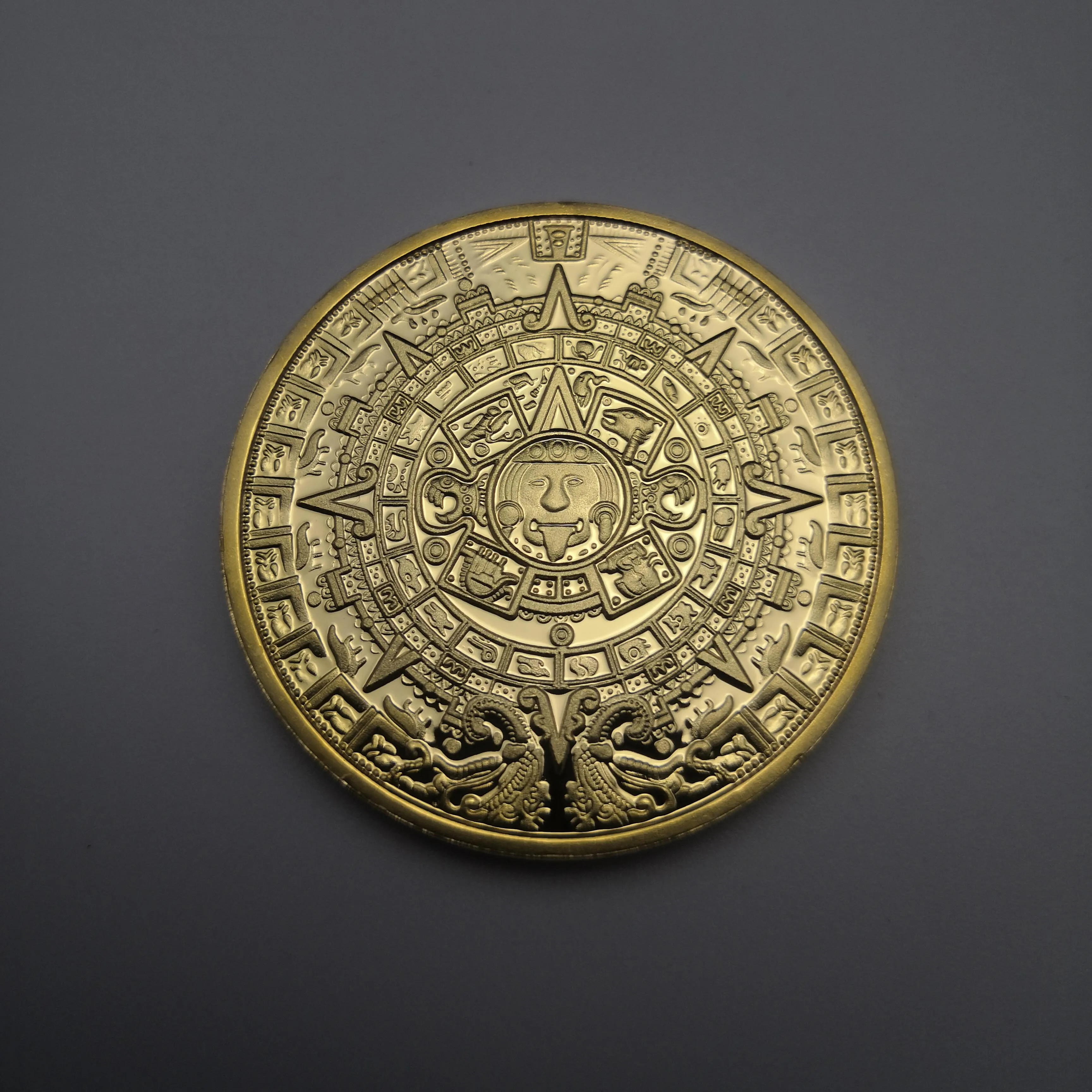 Фото Позолоченная монета The Maya пророчество календарь сувенирные монеты мексиканские