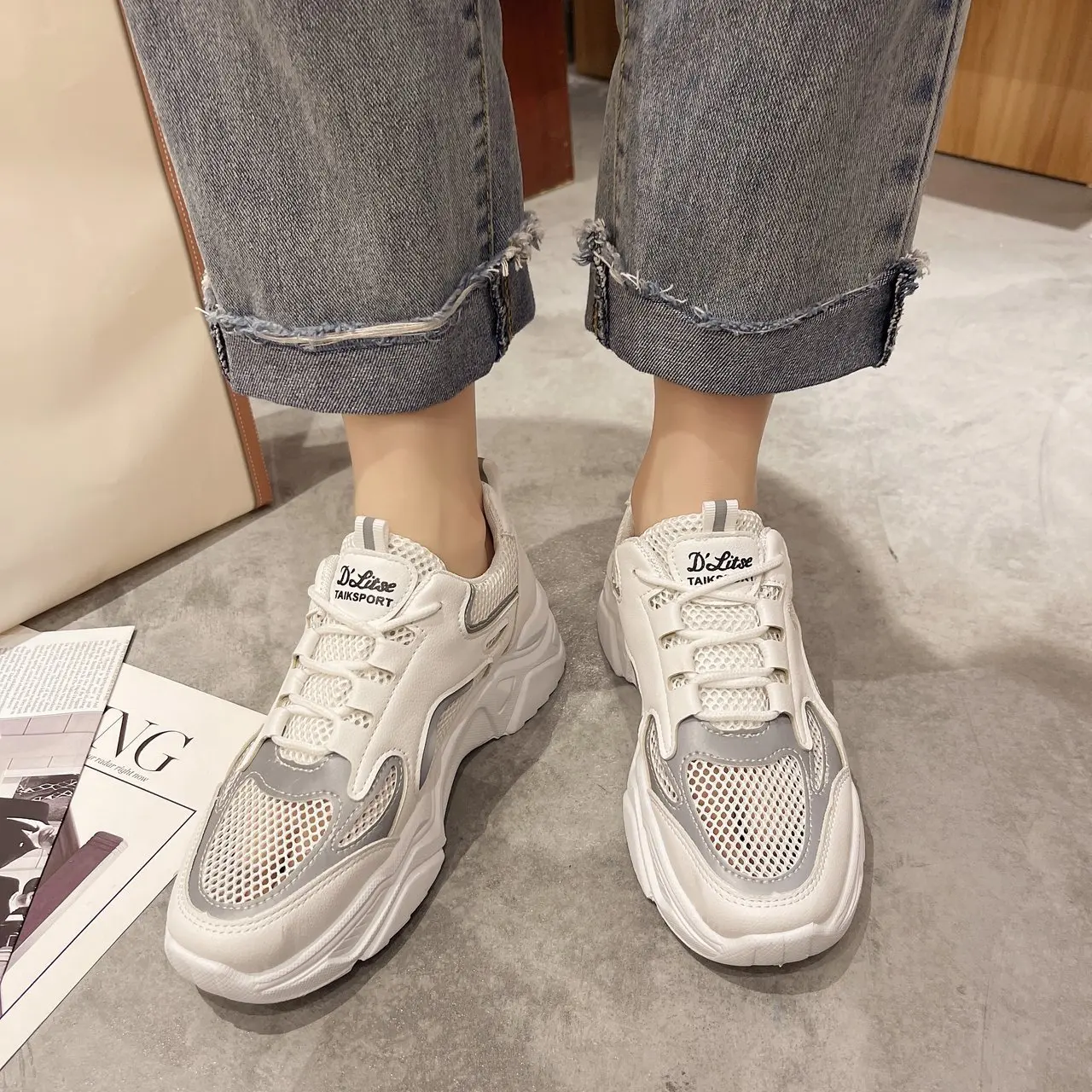 2021Women Running Shoes Women Breathable Jogging Shoes Men Lightweight Sneakers Men Gym Shoes Outdoor Sports Shoes Male Zapatos
2021Women Running Shoes Women Breathable Jogging Shoes Men Lightweight Sneakers Men Gym Shoes Outdoor Sports Shoes Male Zapatos