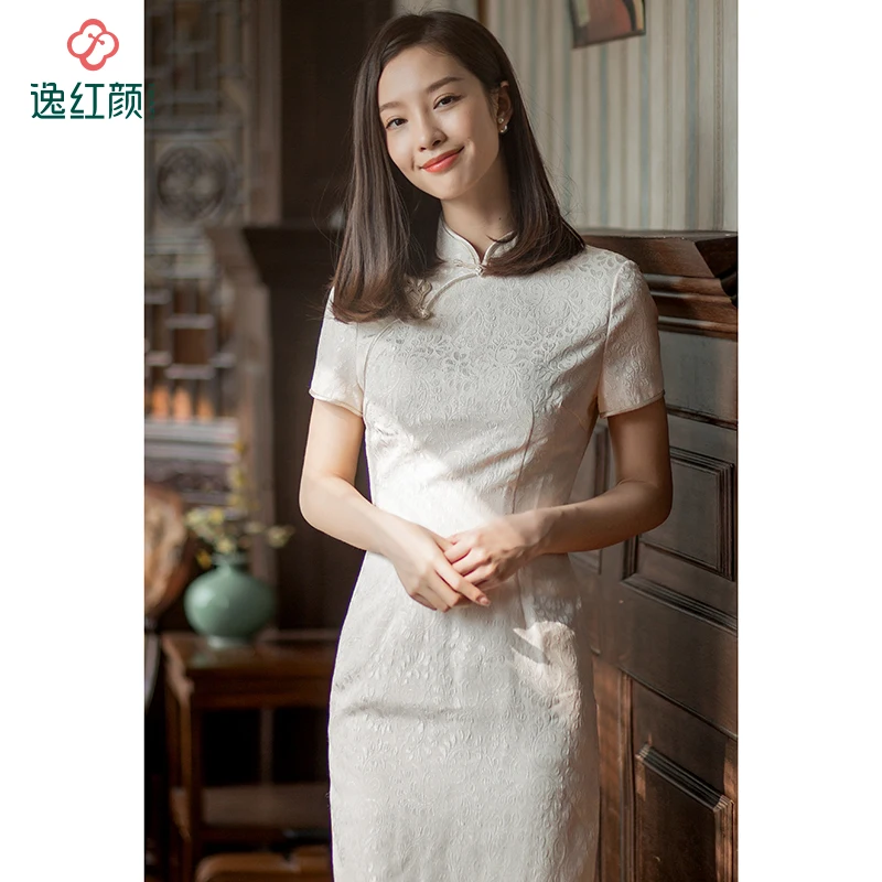 Вязаное короткое платье Yihongyanfeng, с перьями, в стиле Ципао, высококачественное, можно носить в повседневном дизайне женской юбки
Вязаное короткое платье Yihongyanfeng, с перьями, в стиле Ципао, высококачественное, можно носить в повседневном дизайне женской юбки