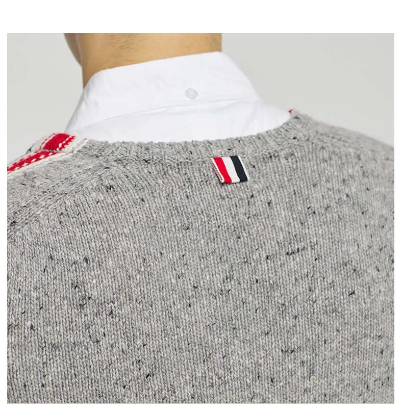 2021 TB THOM Fashion Brand Sweaters Men Slim Fit O-Neck Pullover Clothing Striped Wool Thick Solid Autumn Winter Casual Coat 
2021 TB THOM Fashion Brand Sweaters Men Slim Fit O-Neck Pullover Clothing Striped Wool Thick Solid Autumn Winter Casual Coat