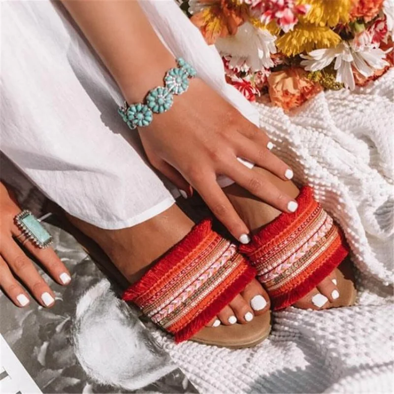Women's Slippers, Tassel Flat Bottom Slippers, Bohemian Hand-embroidered Sandals and Slippers, Beach Shoes, Large Size 35-43
Women's Slippers, Tassel Flat Bottom Slippers, Bohemian Hand-embroidered Sandals and Slippers, Beach Shoes, Large Size 35-43