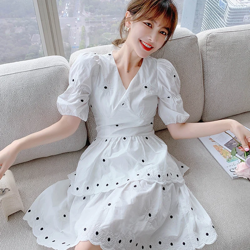 Vestido De Mujer 2021 Summer New French V-Neck Embroidery Wave Point White Dress Femme Sexy Robe One-Piece Korean Women Vestidos
Vestido De Mujer 2021 Summer New French V-Neck Embroidery Wave Point White Dress Femme Sexy Robe One-Piece Korean Women Vestidos