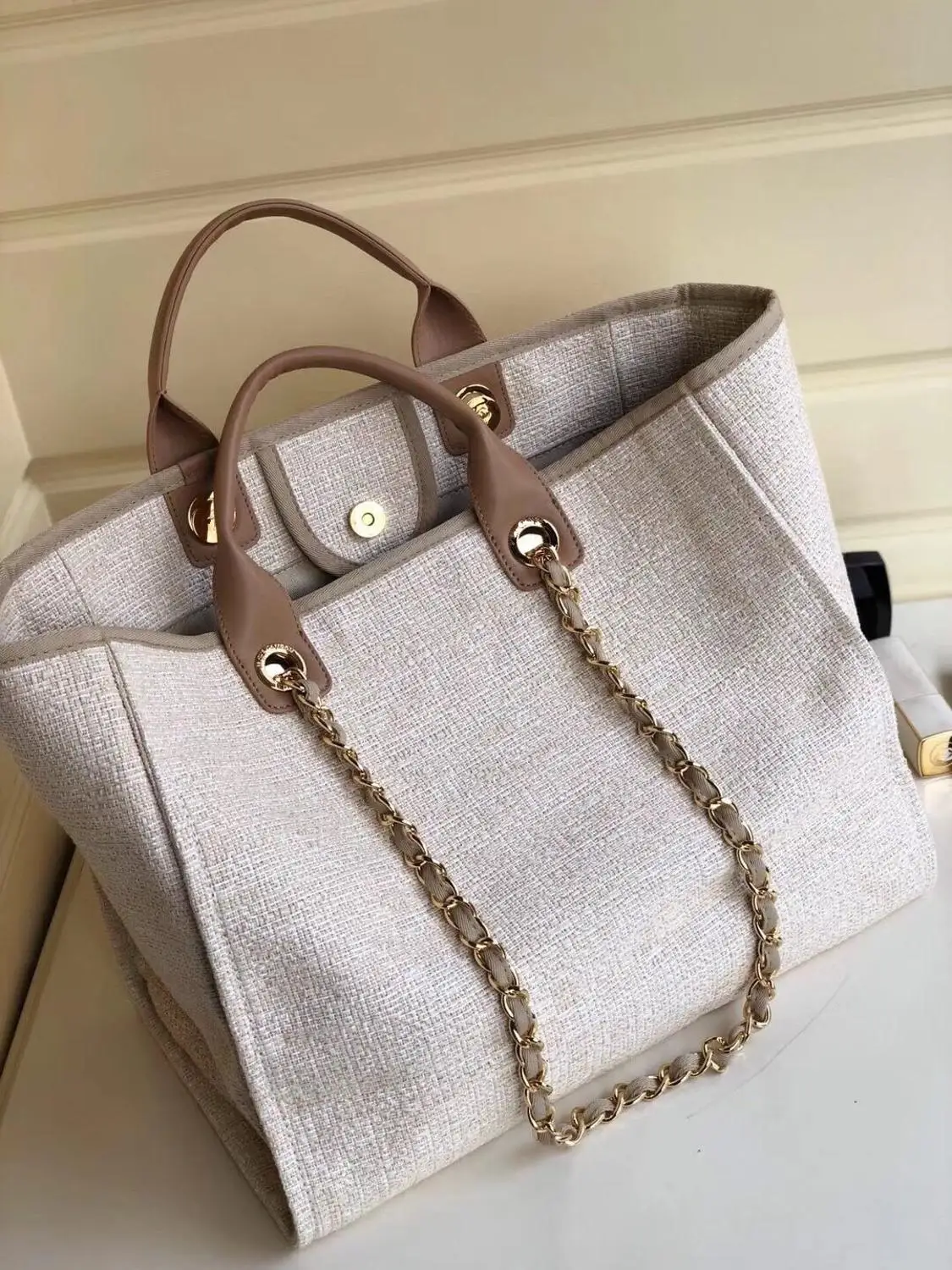 classic luxury designer handbags large woman beach bag handbag Europe brand top high quality
classic luxury designer handbags large woman beach bag handbag Europe brand top high quality