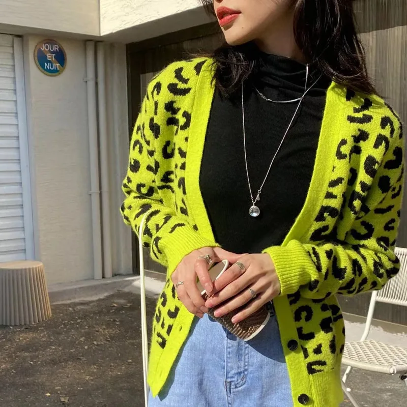 EBAIHUI Leopard Cardigan for Women V-neck Sweater Coat Long Sleeve Top Knitted Cashmere Jumper Winter Clothes Loose Knitwear
EBAIHUI Leopard Cardigan for Women V-neck Sweater Coat Long Sleeve Top Knitted Cashmere Jumper Winter Clothes Loose Knitwear