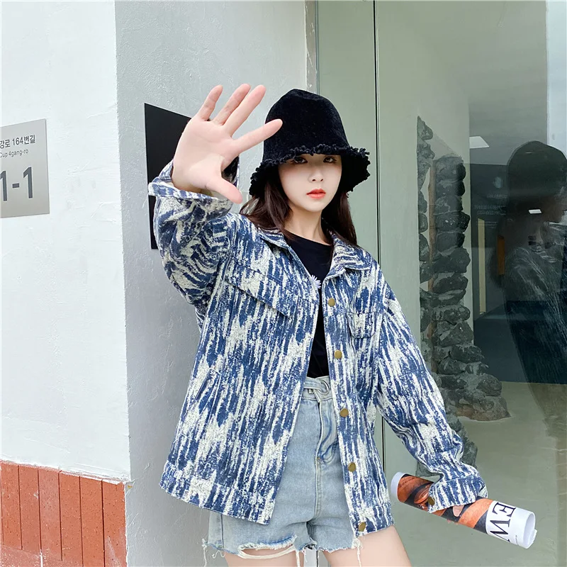 2021 Autumn Snowflake Woman Jean Jacket Casual Style Loose and Versatile Tie-dye Printed Coat Fried Street Fashion Top Colthes
2021 Autumn Snowflake Woman Jean Jacket Casual Style Loose and Versatile Tie-dye Printed Coat Fried Street Fashion Top Colthes