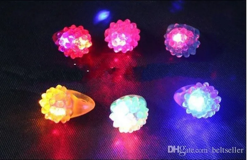 

LED Flashing Strawberry Finger Ring Bar DJ Rave Toys Light Up Elastic Rubber Blinking Ring for Halloween Christmas Party supply