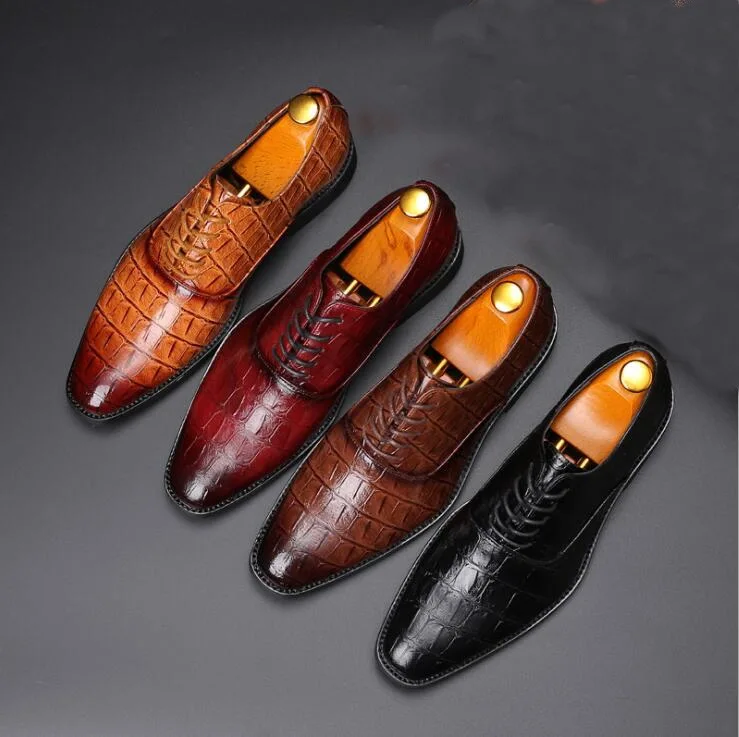 2020 Luxury Designer Crocodile Pattern Men Formal Shoes Men Wedding Party Brogue Shoes High Quality Business Leather Shoes
2020 Luxury Designer Crocodile Pattern Men Formal Shoes Men Wedding Party Brogue Shoes High Quality Business Leather Shoes