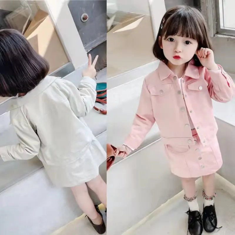 Girls Suit High-Density Twill Lapel Top Coat And Skirt Cotton Solid Color Leisure 2022 Spring New Children'S Clothing
Girls Suit High-Density Twill Lapel Top Coat And Skirt Cotton Solid Color Leisure 2022 Spring New Children'S Clothing