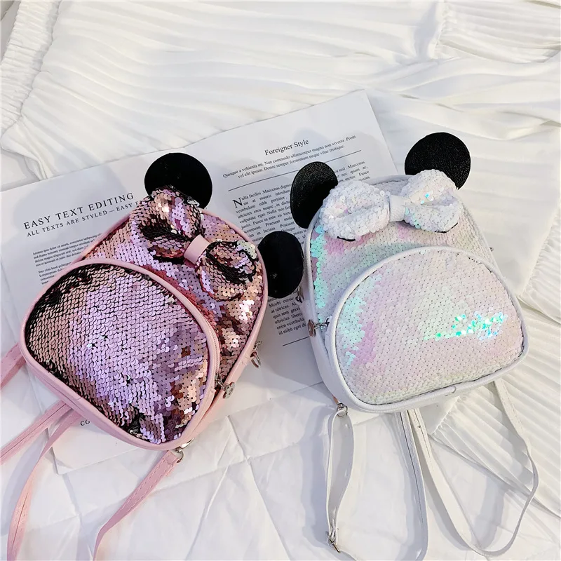 Рюкзак женский из полиуретана, с яркими блестками и бантом
Рюкзак женский из полиуретана, с яркими блестками и бантом