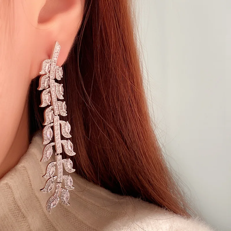 Design sense branch shape earrings exaggerated personality retro olive branch earrings female online celebrity high sense Joker
Design sense branch shape earrings exaggerated personality retro olive branch earrings female online celebrity high sense Joker