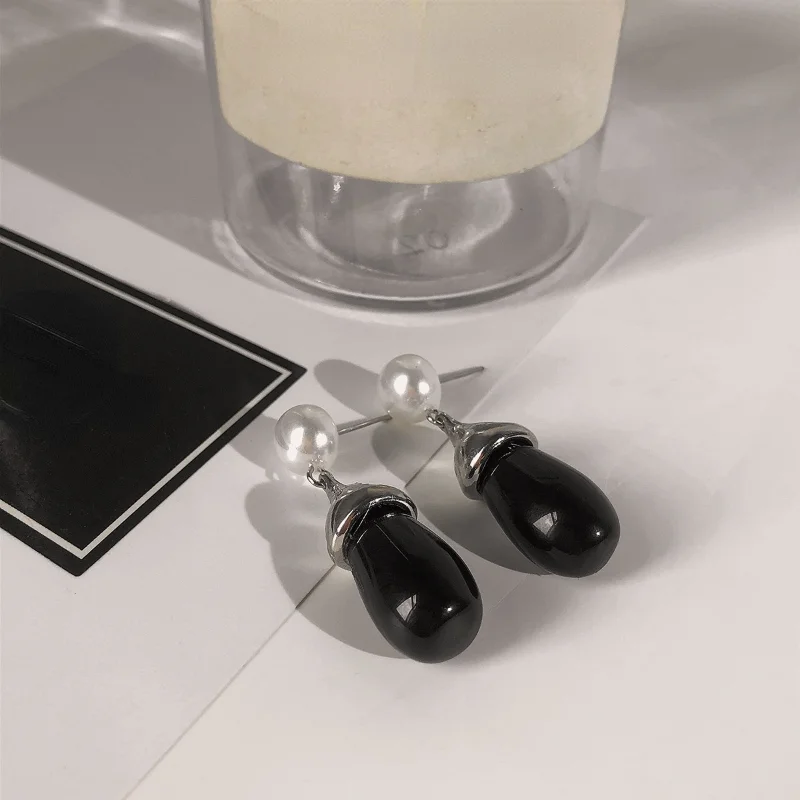 Women Jewelry Elegant Black Earrings 2021 New Design Vintage Temperament Simulated Pearl Drop Earrings For Girl Lady Gifts
Women Jewelry Elegant Black Earrings 2021 New Design Vintage Temperament Simulated Pearl Drop Earrings For Girl Lady Gifts