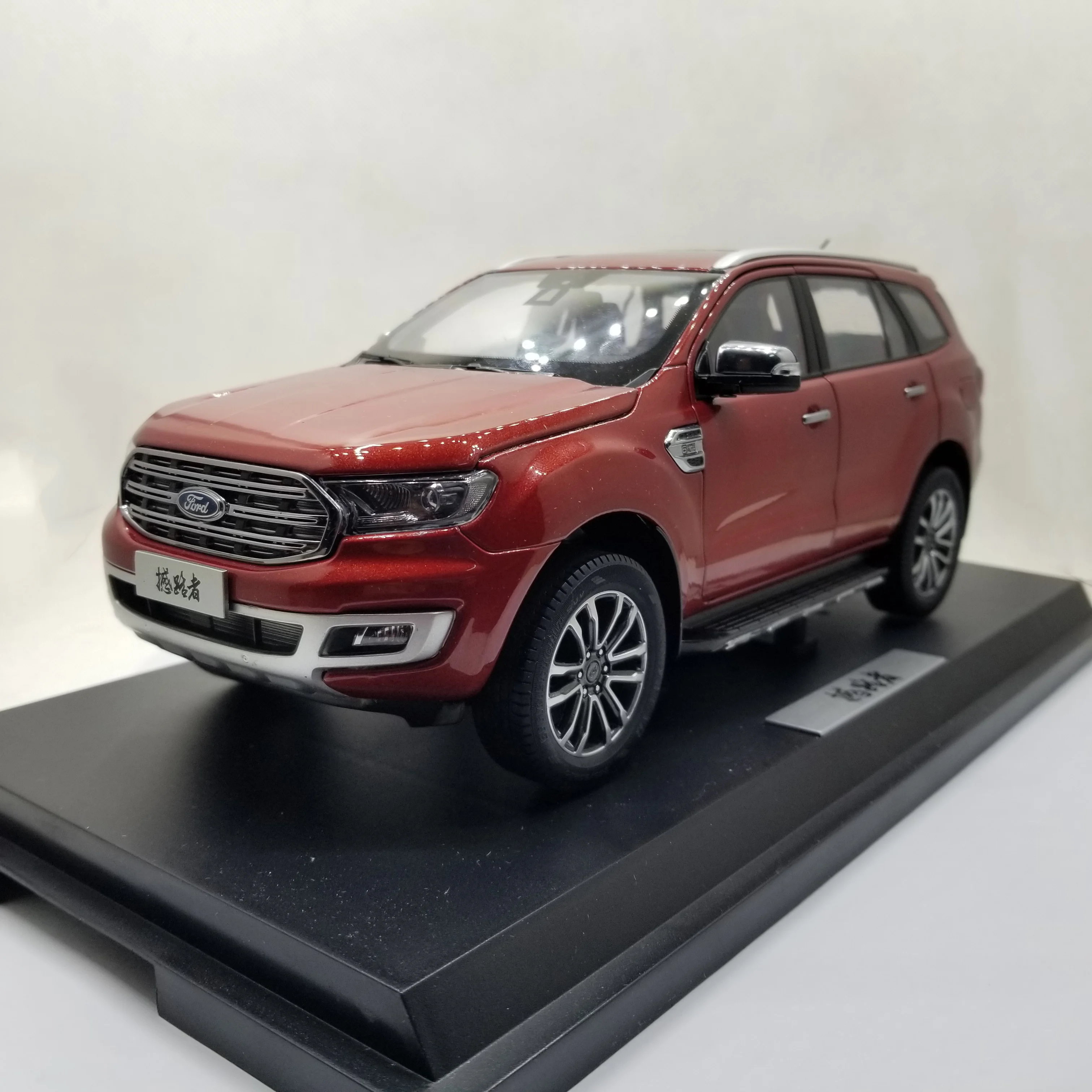 1:18 литая модель для автомобиля Everest Красного внедорожника 2019, миниатюрная Коллекционная Игрушечная машина из сплава, Подарочная форма, рейнджер
1:18 литая модель для автомобиля Everest Красного внедорожника 2019, миниатюрная Коллекционная Игрушечная машина из сплава, Подарочная форма, рейнджер