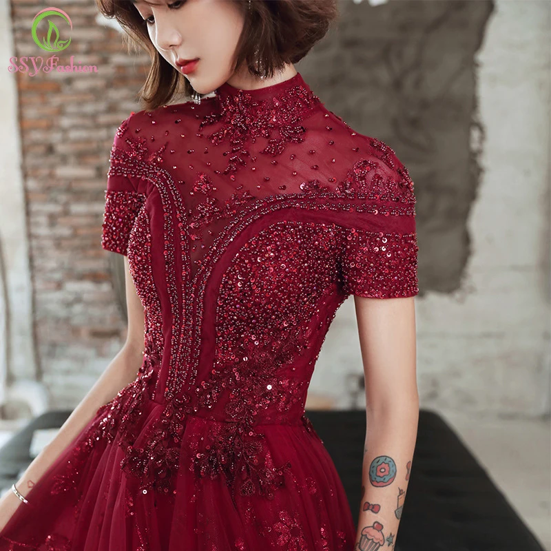 Женское винно-красное вечернее платье SSYFashion, винтажное длинное платье с высоким воротом и блестками, расшитое бисером, для выпускного вечер...
Женское винно-красное вечернее платье SSYFashion, винтажное длинное платье с высоким воротом и блестками, расшитое бисером, для выпускного вечер...
