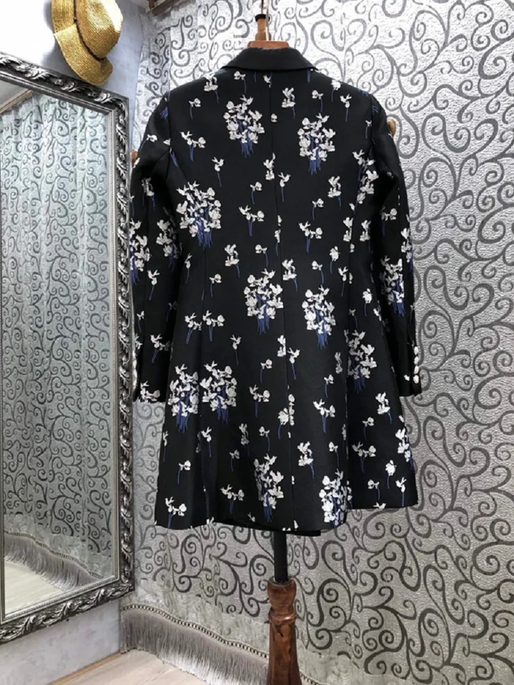 High Quality New Long Blazer Dress 2021 Spring Summer Business Women Notched Collar Floral Print Casual Blazer Outfits Female
High Quality New Long Blazer Dress 2021 Spring Summer Business Women Notched Collar Floral Print Casual Blazer Outfits Female