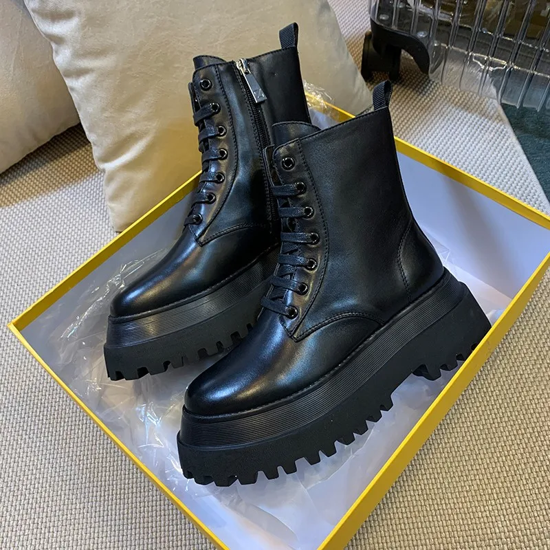 Thick Sole Platform Boots Genuine Leather Women Boots Black Lace Up Ankle Boots Female Autumn Winter Shoes
Thick Sole Platform Boots Genuine Leather Women Boots Black Lace Up Ankle Boots Female Autumn Winter Shoes