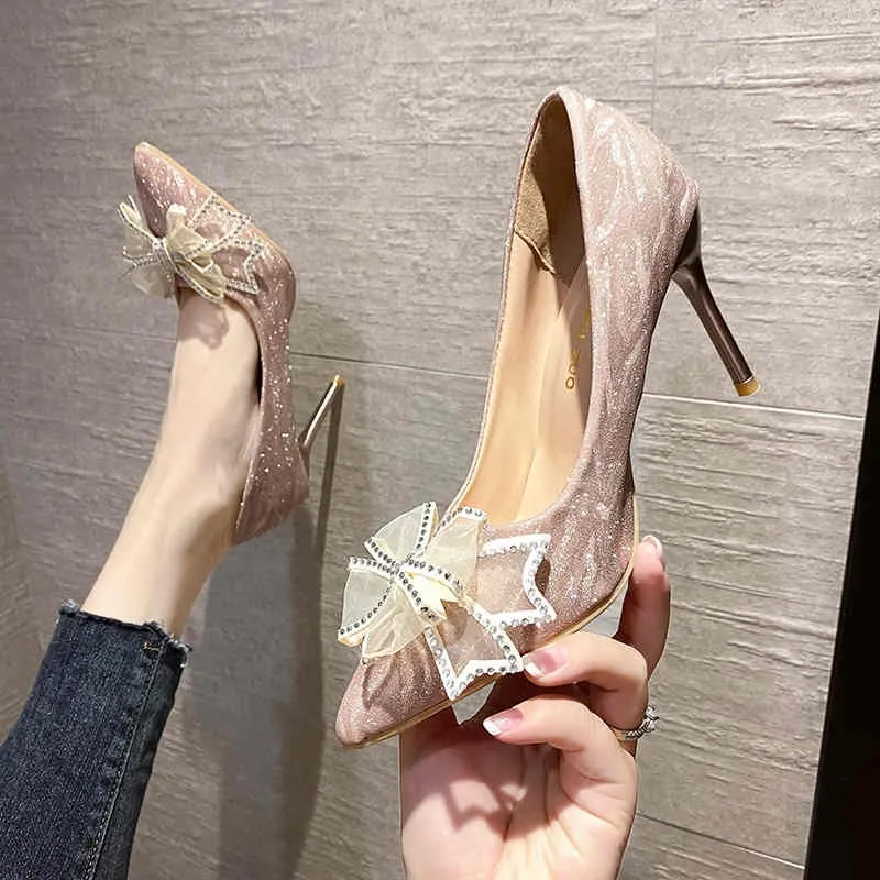 Stiletto Heels Women's Shoes 2022 Autumn New Shallow Mouth Crystal Wedding Shoes Bowknot Pointed Sexy Large Size Single Shoes
Stiletto Heels Women's Shoes 2022 Autumn New Shallow Mouth Crystal Wedding Shoes Bowknot Pointed Sexy Large Size Single Shoes