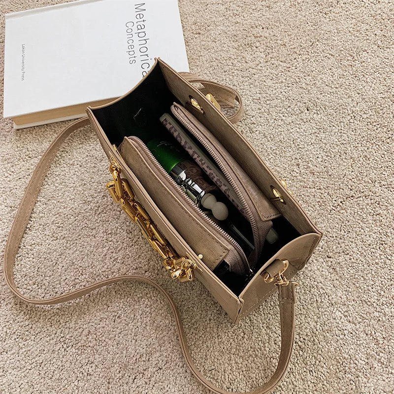 Trend Crocodile Chain Square Handbag Women's Leather Crossbody Bag Elegant Female High-quality PU Shoulder Bag Retro Ladies Bags
Trend Crocodile Chain Square Handbag Women's Leather Crossbody Bag Elegant Female High-quality PU Shoulder Bag Retro Ladies Bags