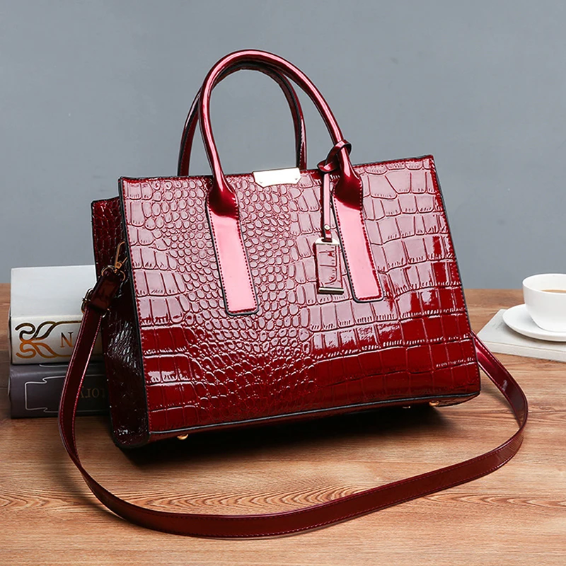 Women Split Leather Handbag Fashionable Crocodile Pattern Leather Shoulder Bag Classical Tote Crossbody Bag 
Women Split Leather Handbag Fashionable Crocodile Pattern Leather Shoulder Bag Classical Tote Crossbody Bag