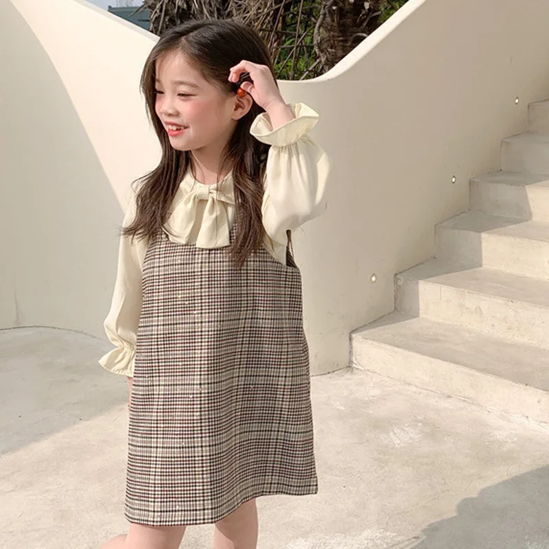 2022 Spring And Autumn Children Clothing Set Korean Style Baby Girls Bow Tie Shirt + Suspender Dress 2-Piece Set Kids Outfits
2022 Spring And Autumn Children Clothing Set Korean Style Baby Girls Bow Tie Shirt + Suspender Dress 2-Piece Set Kids Outfits