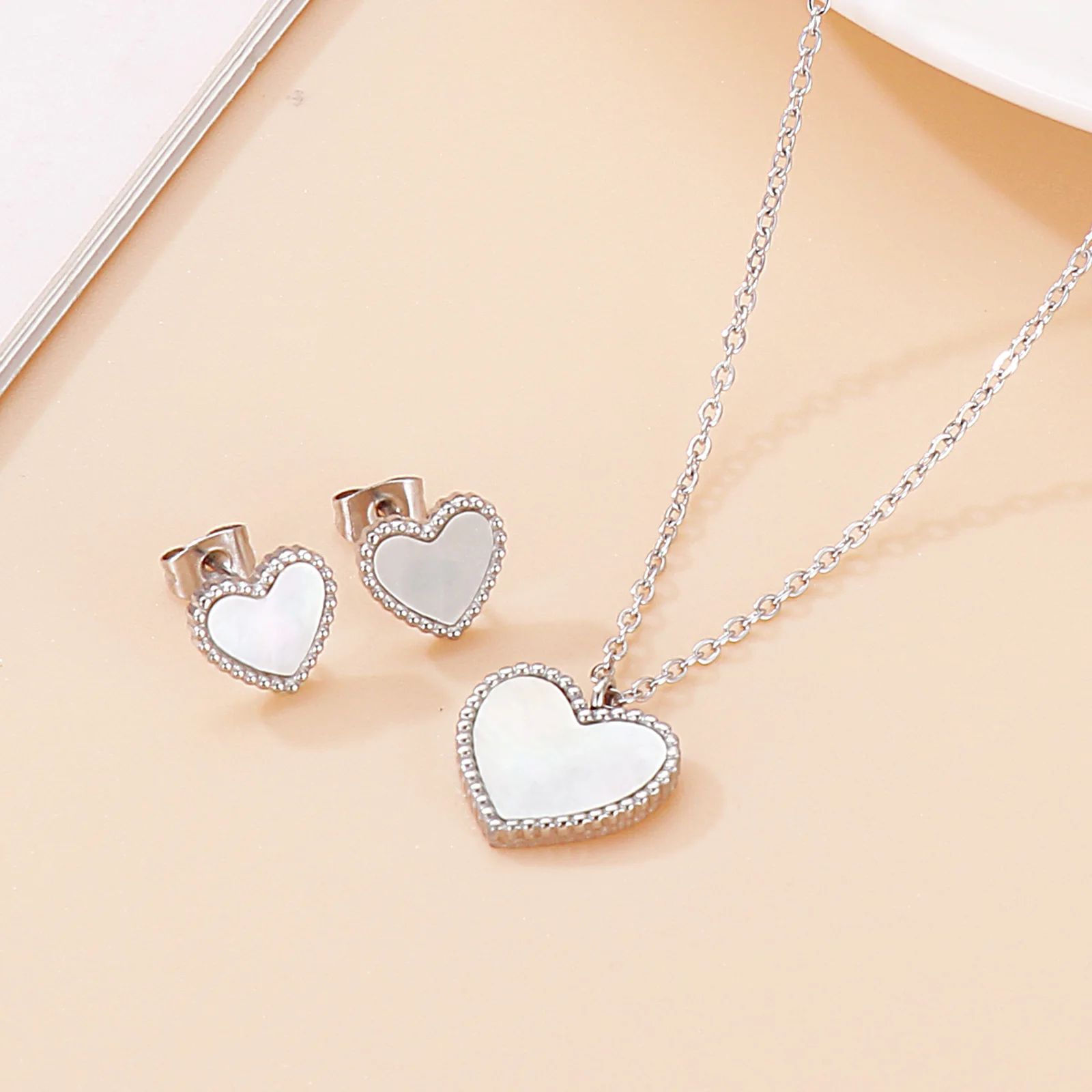 Stainless Steel Heart Shell Jewelry Set For Women Fashion Simple Necklace Earrings Jewelry Accessories
Stainless Steel Heart Shell Jewelry Set For Women Fashion Simple Necklace Earrings Jewelry Accessories