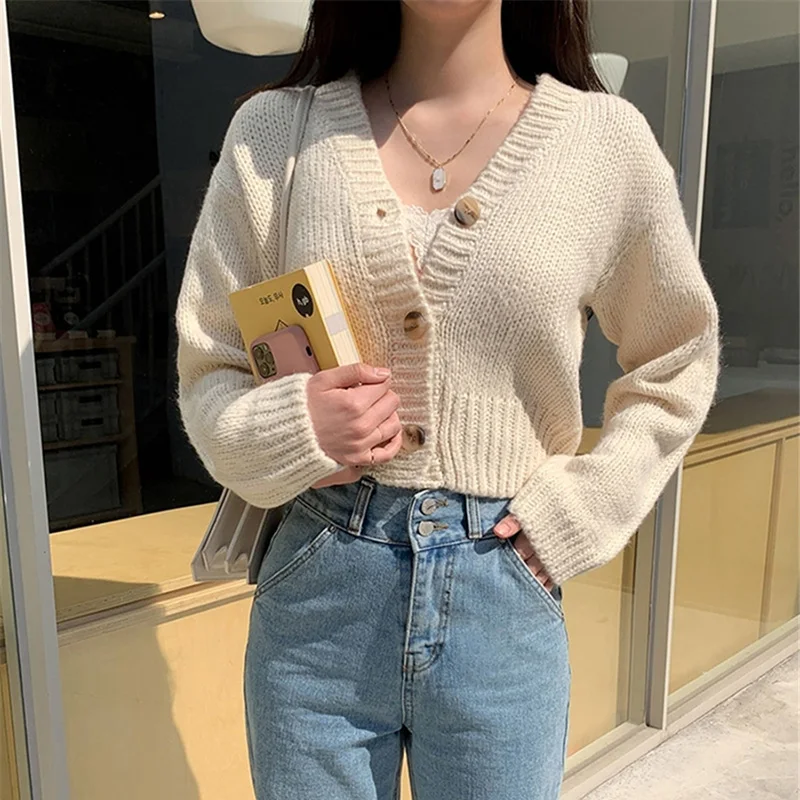 2022 Autumn Winter Thick Knitted Cropped Cardigans Women Loose V Neck Sweater Purple Button Cardigan Knitwear Jacket
2022 Autumn Winter Thick Knitted Cropped Cardigans Women Loose V Neck Sweater Purple Button Cardigan Knitwear Jacket