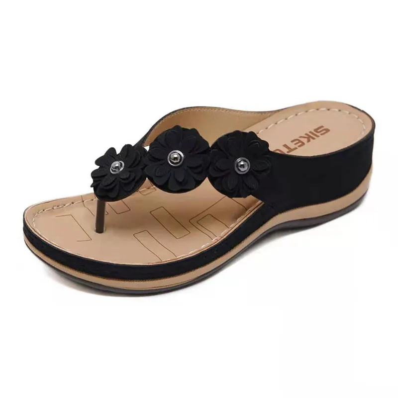 2021 European and ao American women's flowers wedge heel comfortable large size slippers 1632
2021 European and ao American women's flowers wedge heel comfortable large size slippers 1632