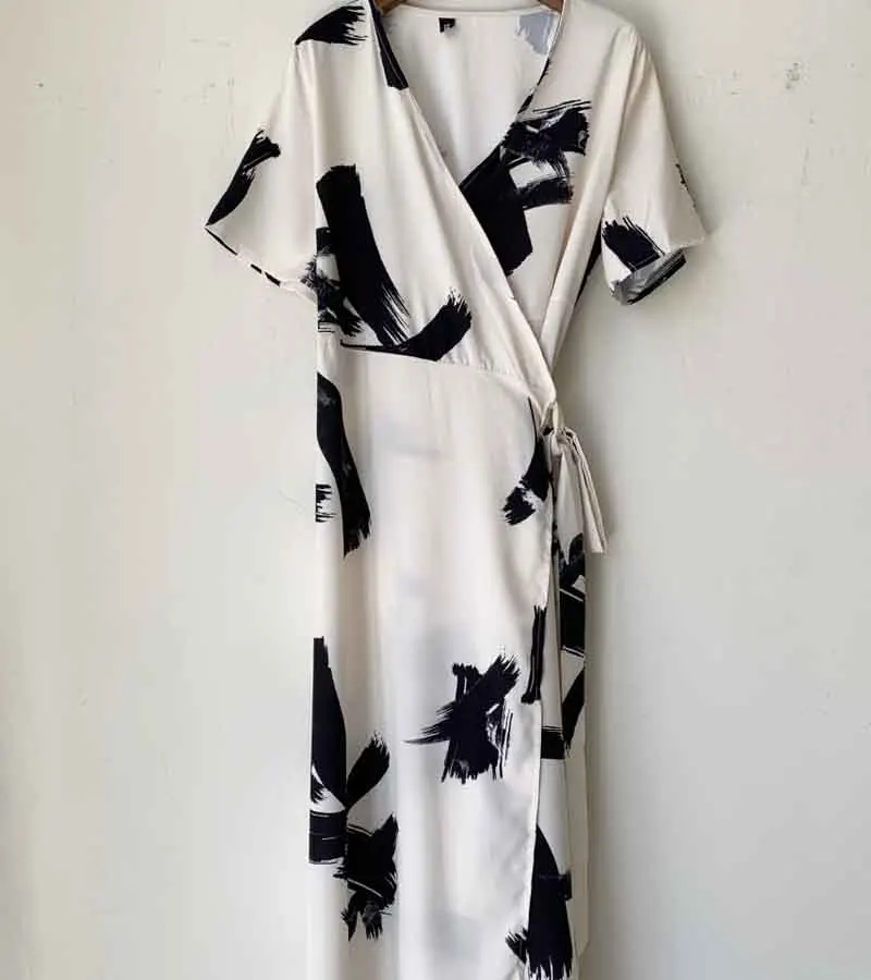 2020 Summer New Korean Simple Ladies Loose Robe Casual Dress Women Elegant Retro Ink Printing V-Neck Lace-Up Slim Sashes Dresses
2020 Summer New Korean Simple Ladies Loose Robe Casual Dress Women Elegant Retro Ink Printing V-Neck Lace-Up Slim Sashes Dresses