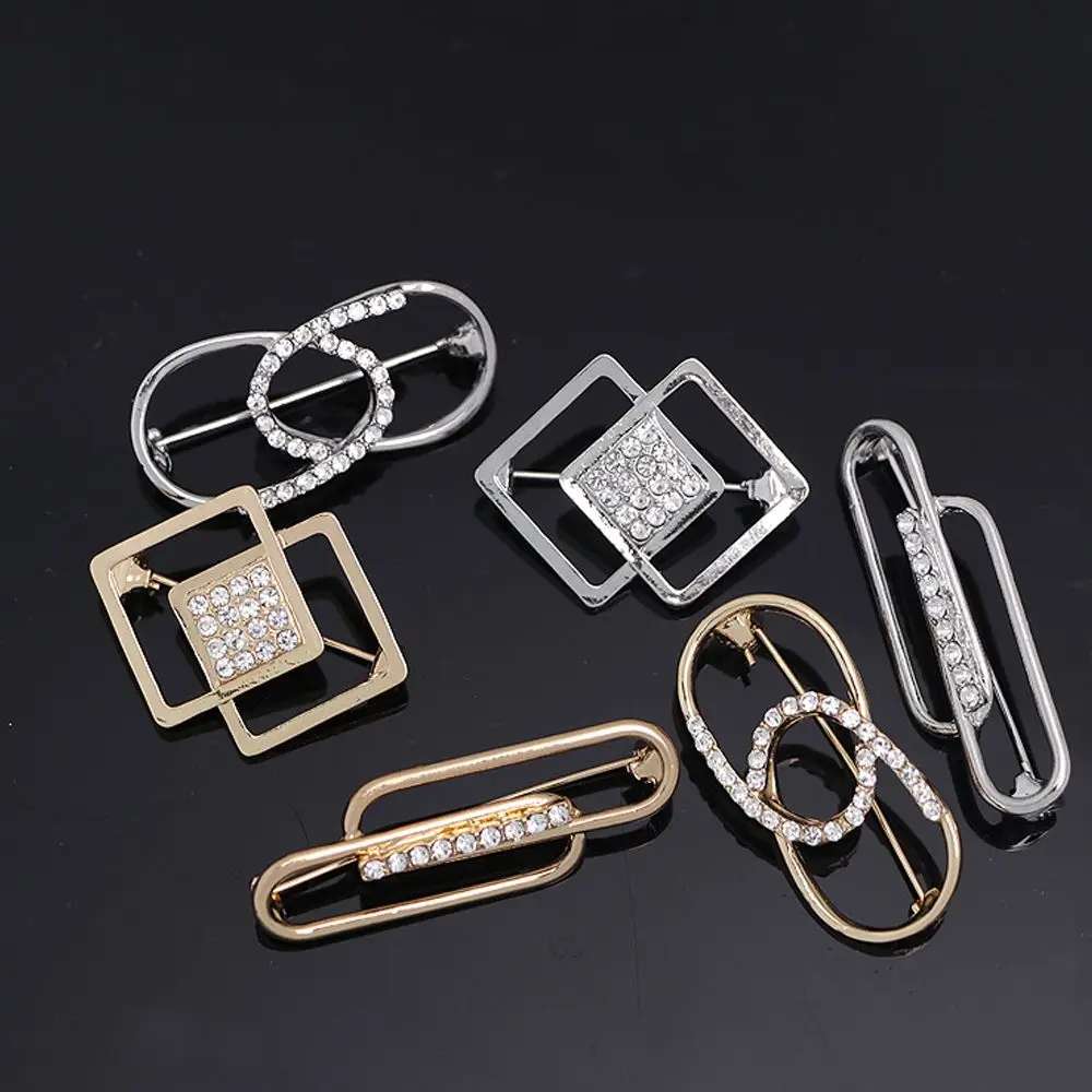 New Crystal Brooches For Women Vintage Geometric Hollow Square Rectangle Oval Badge Pin
New Crystal Brooches For Women Vintage Geometric Hollow Square Rectangle Oval Badge Pin