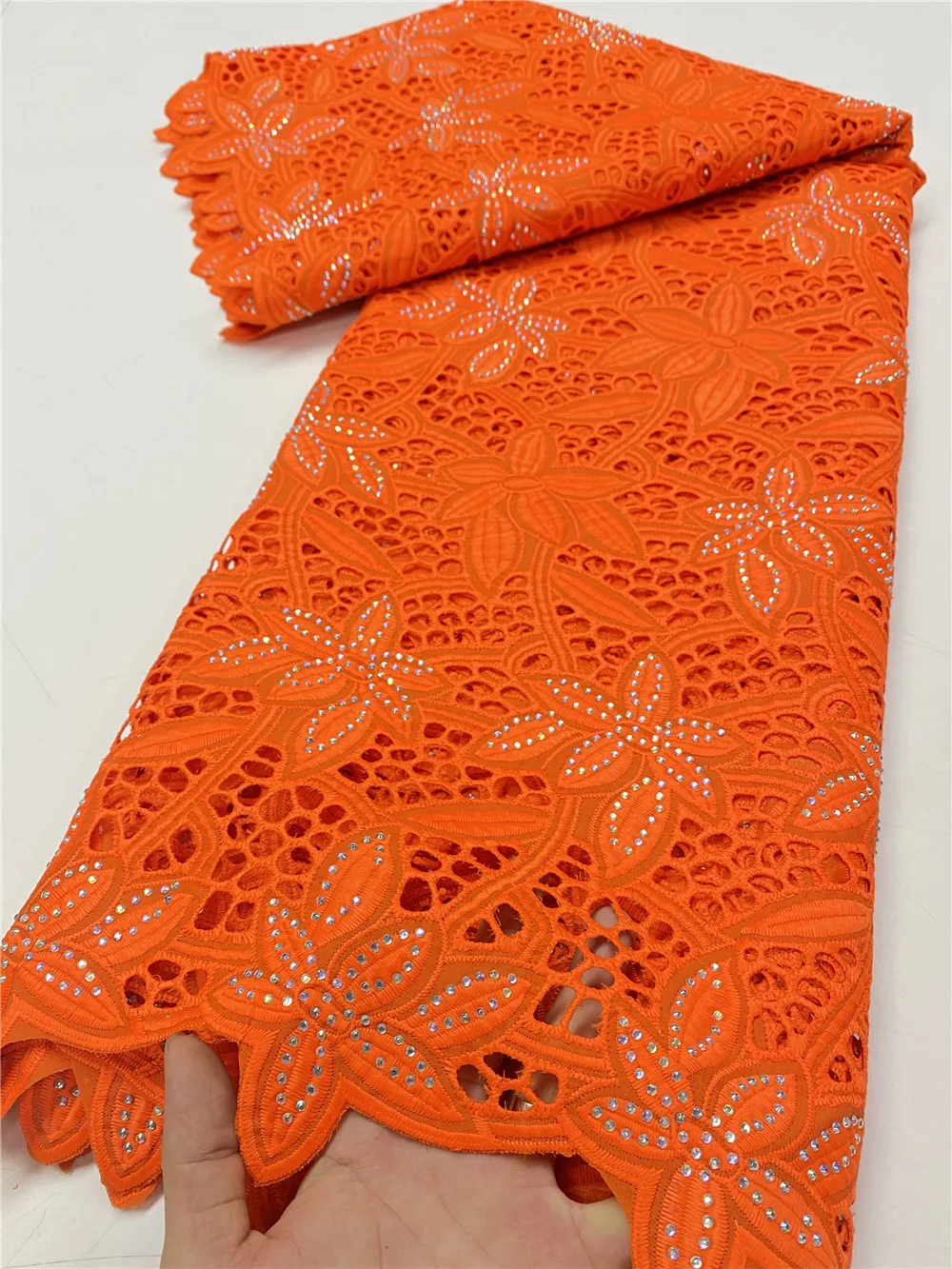 Orange Nigeria Lace Fabric 2020 High Quality Lace Guipure Cord Lace Fabric With Sequins French lace Fabric For Dress QF3777B
Orange Nigeria Lace Fabric 2020 High Quality Lace Guipure Cord Lace Fabric With Sequins French lace Fabric For Dress QF3777B