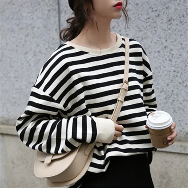 2021 Spring Women Striped Black Sweatshirt Woman Oversize Korean Style Loose Streetwear Y2k Elegant Top Ladies Tops Korean Chic
2021 Spring Women Striped Black Sweatshirt Woman Oversize Korean Style Loose Streetwear Y2k Elegant Top Ladies Tops Korean Chic