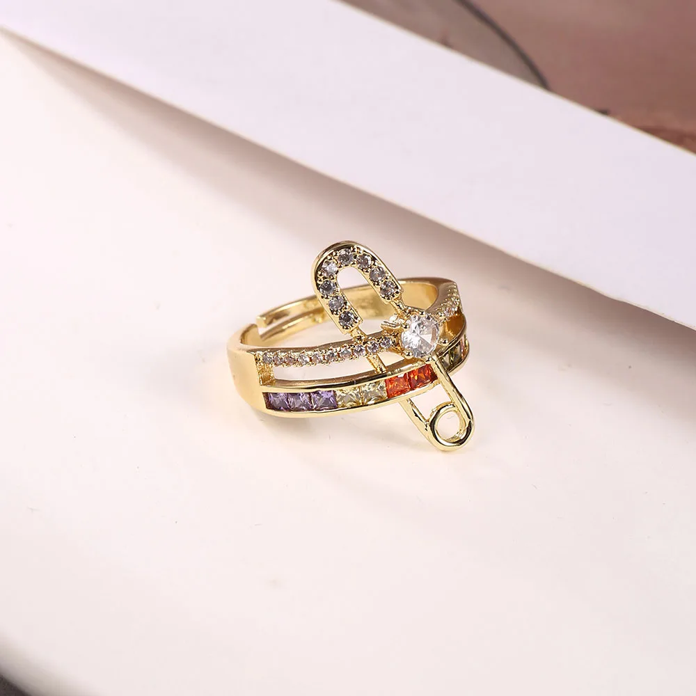 Fashion Paperclip Shape Colorful Copper Zircon Womens Ring For Fine Couple Rings Party Birthday Christmas Gift Jewelry Bague
Fashion Paperclip Shape Colorful Copper Zircon Womens Ring For Fine Couple Rings Party Birthday Christmas Gift Jewelry Bague