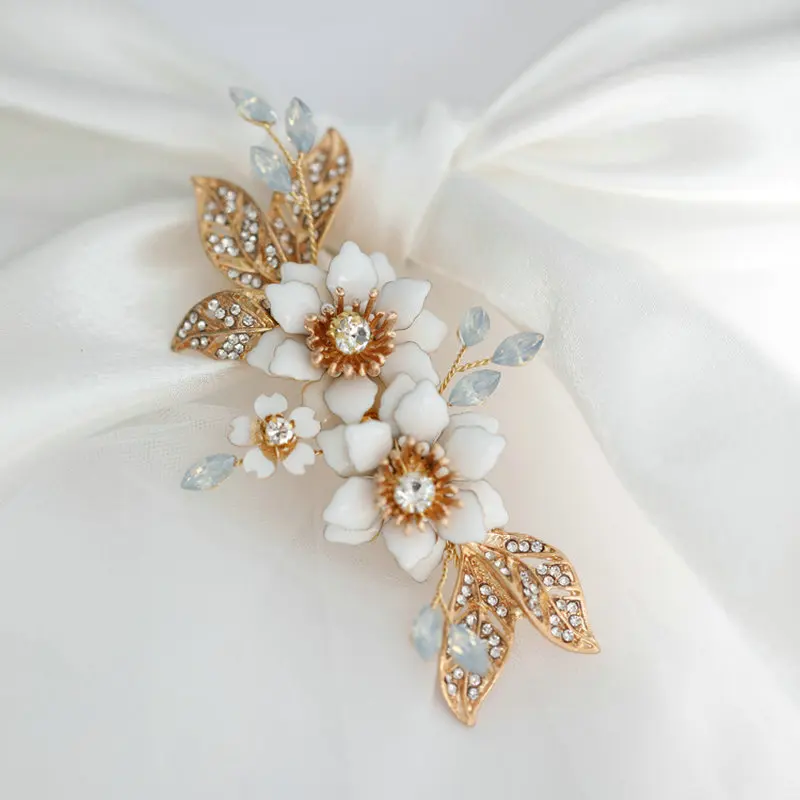 Gorgeous Crystal Hairpins White Enamel Flower Hair Clip Hair Jewelry Gold Leaf Bride Wedding Hair Accessories
Gorgeous Crystal Hairpins White Enamel Flower Hair Clip Hair Jewelry Gold Leaf Bride Wedding Hair Accessories