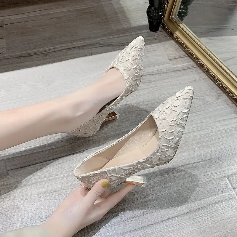 Women 2021 Brand Design Pumps Shoes Spring Summer Pointed Toe Thin Heels Zapatos De Mujer Plataforma Sexy Heels 
Women 2021 Brand Design Pumps Shoes Spring Summer Pointed Toe Thin Heels Zapatos De Mujer Plataforma Sexy Heels