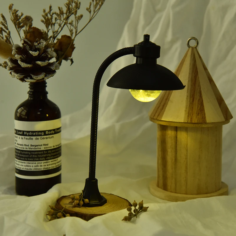 1PC Mini Road Light Model Resin Craft Micro Landscape Miniatures Streetlamp Figurine Dollhouse Accessories
1PC Mini Road Light Model Resin Craft Micro Landscape Miniatures Streetlamp Figurine Dollhouse Accessories