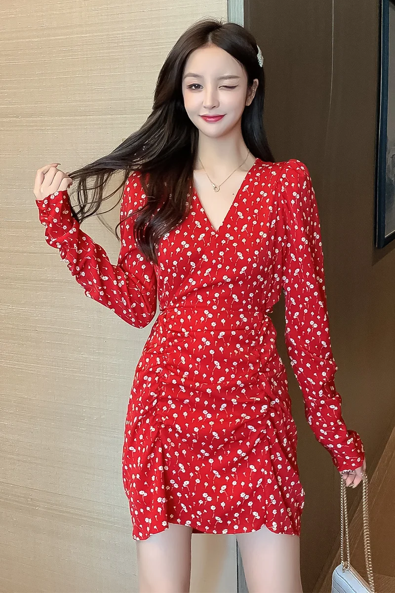 COIGARSAM French Style Full Sleeve Women dress New Spring Vintage Floral Print V-Neck Dresses Red Black 9281
COIGARSAM French Style Full Sleeve Women dress New Spring Vintage Floral Print V-Neck Dresses Red Black 9281