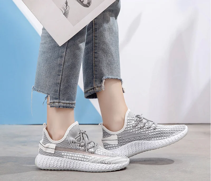 Sneakers Running Shoes for Women Men Breathable High Quality Outdoor Footwear 2020 New Fashion Light Weight Casual Round Toe 
Sneakers Running Shoes for Women Men Breathable High Quality Outdoor Footwear 2020 New Fashion Light Weight Casual Round Toe