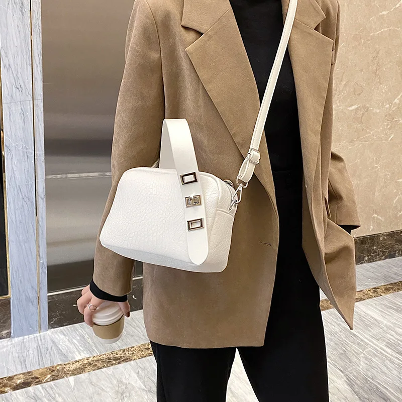 OLSITTI Fashion Solid Color Pu Leather Shoulder Bags for Women 2021 New High Quality Messenger Bag Simplicity Handbag Sac A Main 
OLSITTI Fashion Solid Color Pu Leather Shoulder Bags for Women 2021 New High Quality Messenger Bag Simplicity Handbag Sac A Main