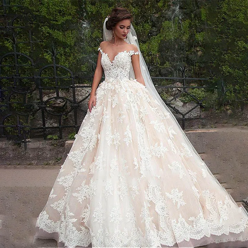 

Fantastic Tulle Bateau Neckline Ball Gown Wedding Dresses With Appliques Champagne Lace Bridal Custom Made