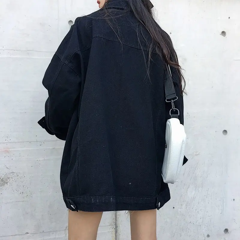 2020 new autumn Korean loose salt series white denim long sleeve coat women's design fashion 
2020 new autumn Korean loose salt series white denim long sleeve coat women's design fashion