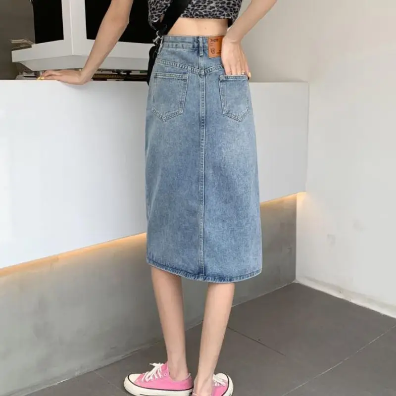 EleeMee Stylish Denim Skirt Kick Pleat A Line Solid Color Blue Slimming Knee Length Korean All-Match Female Skirt Size S-L
EleeMee Stylish Denim Skirt Kick Pleat A Line Solid Color Blue Slimming Knee Length Korean All-Match Female Skirt Size S-L