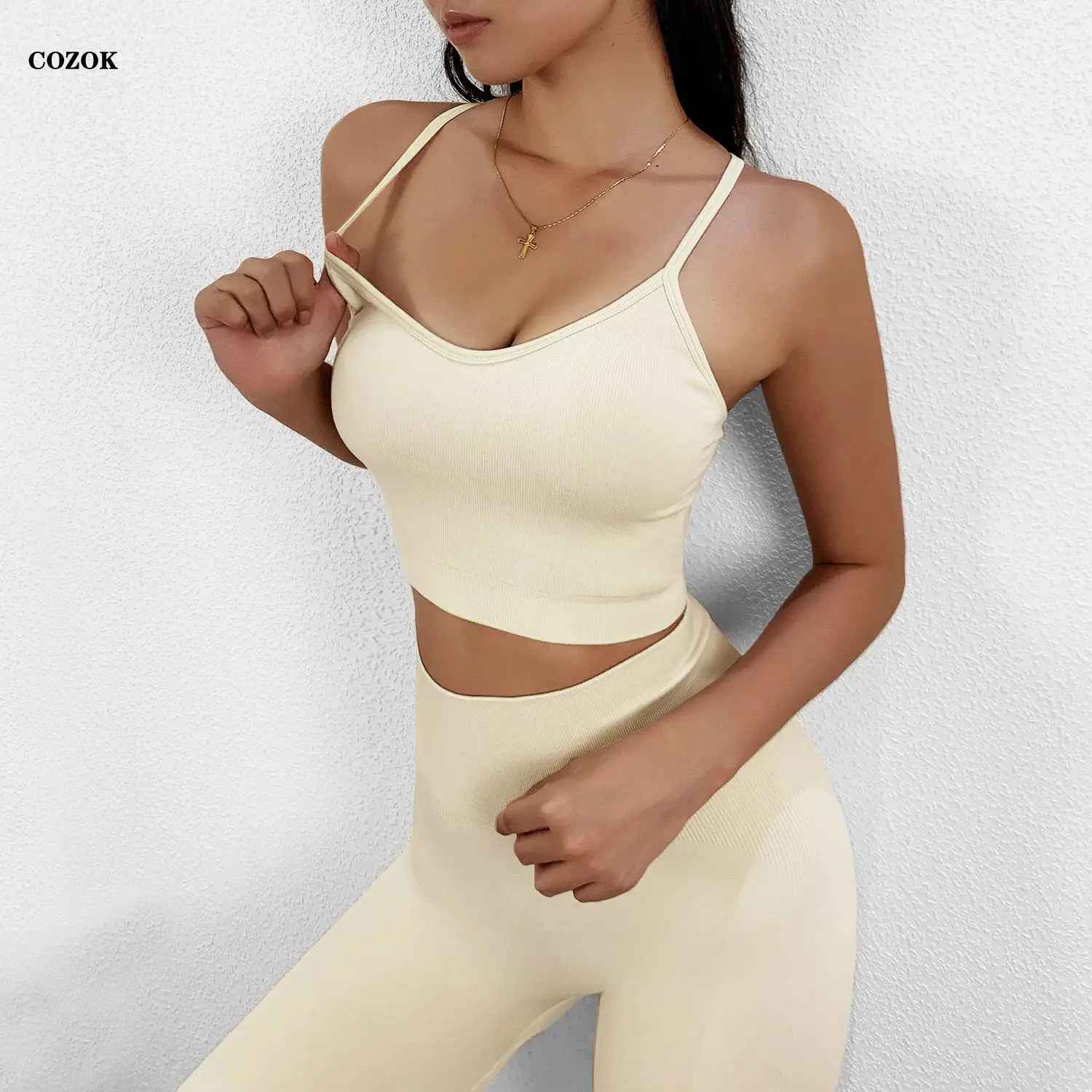 New Women's Seamless High Waist Yoga Fitness Moisture Wicking Suit Leisure Sports Sexy Sling Shockproof Running Gathering Suit
New Women's Seamless High Waist Yoga Fitness Moisture Wicking Suit Leisure Sports Sexy Sling Shockproof Running Gathering Suit