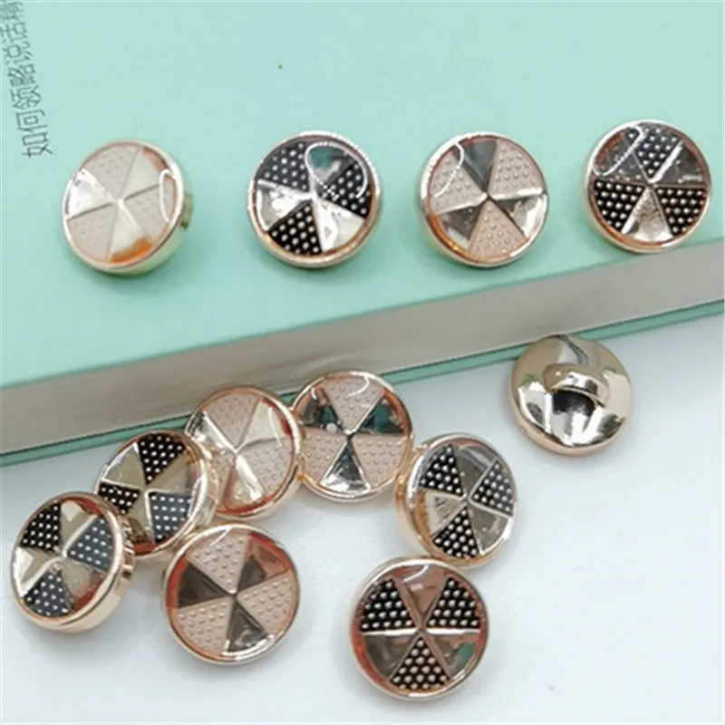 100Pcs 11mm windmill Dripping Shank Plating Buttons Sewing Scrapbooking Clothing Blouse Gift Bag Craft Accessories Decorations
100Pcs 11mm windmill Dripping Shank Plating Buttons Sewing Scrapbooking Clothing Blouse Gift Bag Craft Accessories Decorations