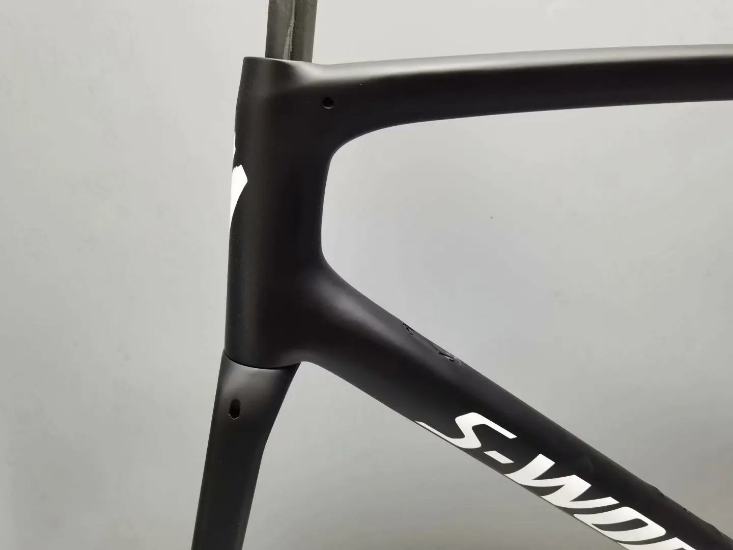 2020 New Listing S-W 1: 1 mold SL6 carbon road frame in Quickstep color rim brake or disc brake version road bike carbon frame
2020 New Listing S-W 1: 1 mold SL6 carbon road frame in Quickstep color rim brake or disc brake version road bike carbon frame